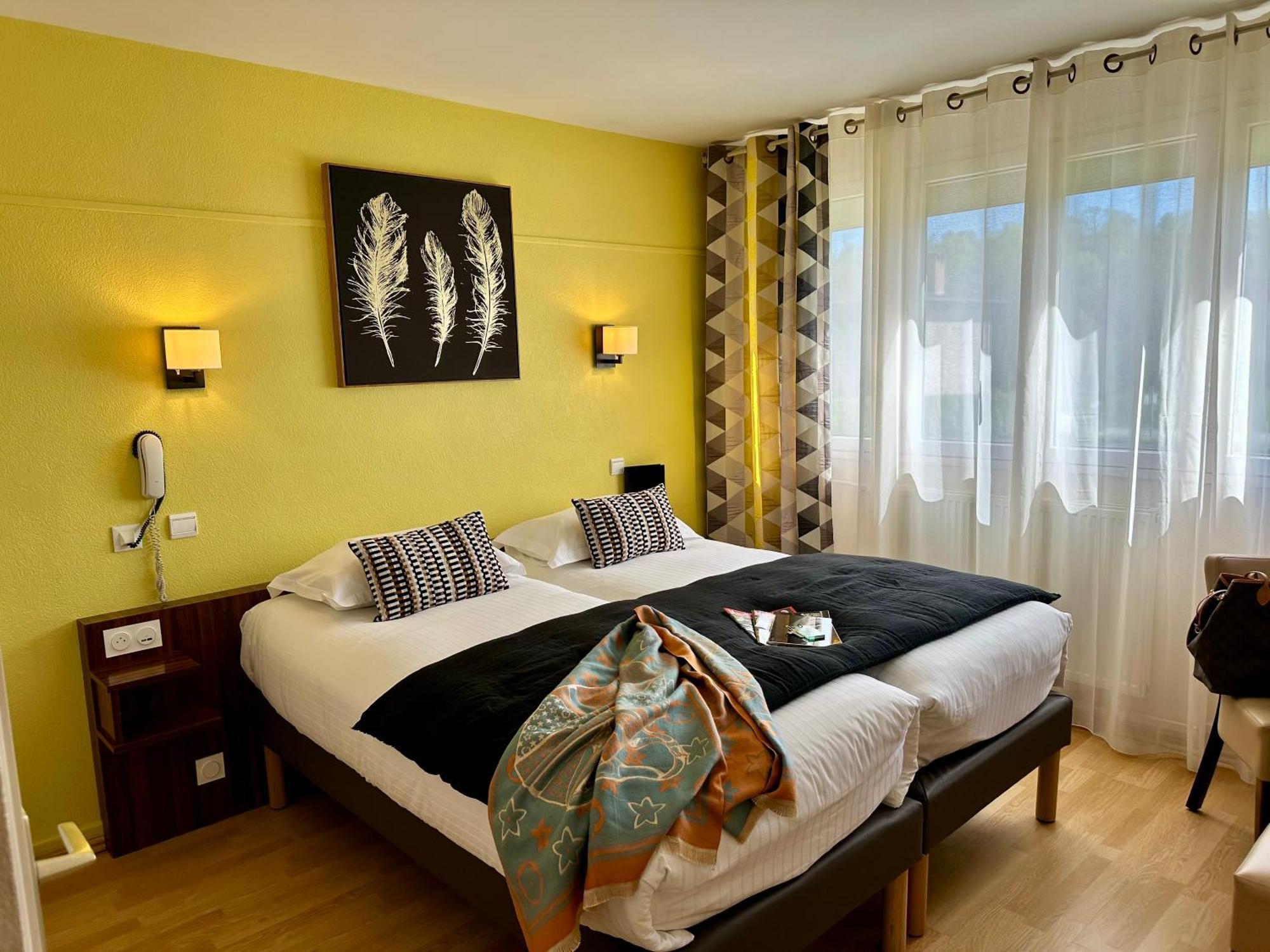 Hotel Brun Saint-Lattier Eksteriør billede